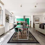 Central Soho Warehouse Loft With Concierge